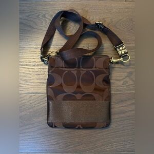 Coach NWOT Brown Signature Messenger Crossbody Bag